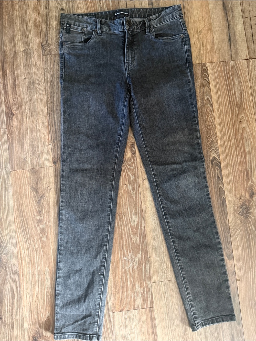 Black Diamond Women's Skinny Jeans in Washed Black